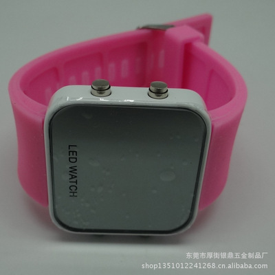 工廠低價(jià)零售批發(fā)硅膠LED手表——市場(chǎng)暢銷學(xué)生手表詳解